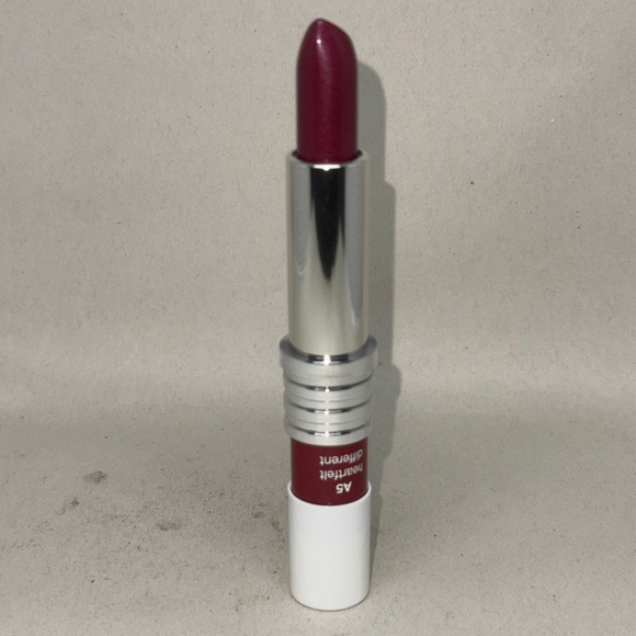 Clinique Different Lipstick A5 HEARTFELT Full Size NEW - Picture 1 of 2